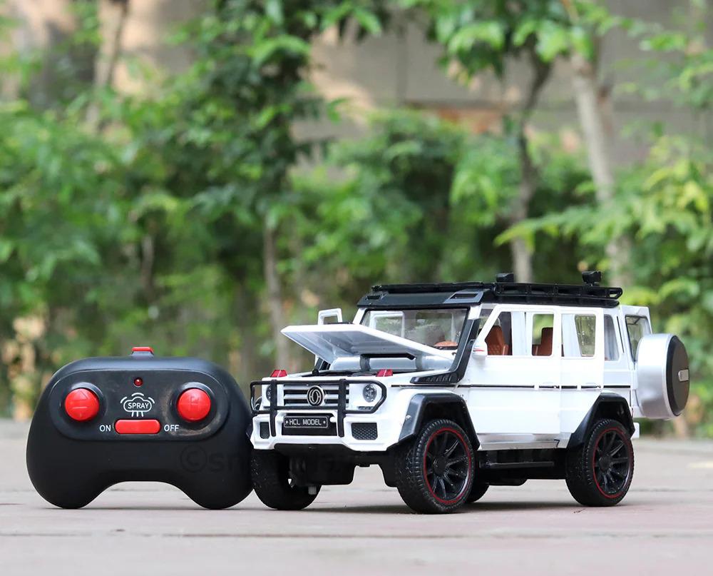 Remote Control Resembling Mercedes Benz G-Class Diecast Car with Smoke Effect | 1:22 Scale (5-14 Years)