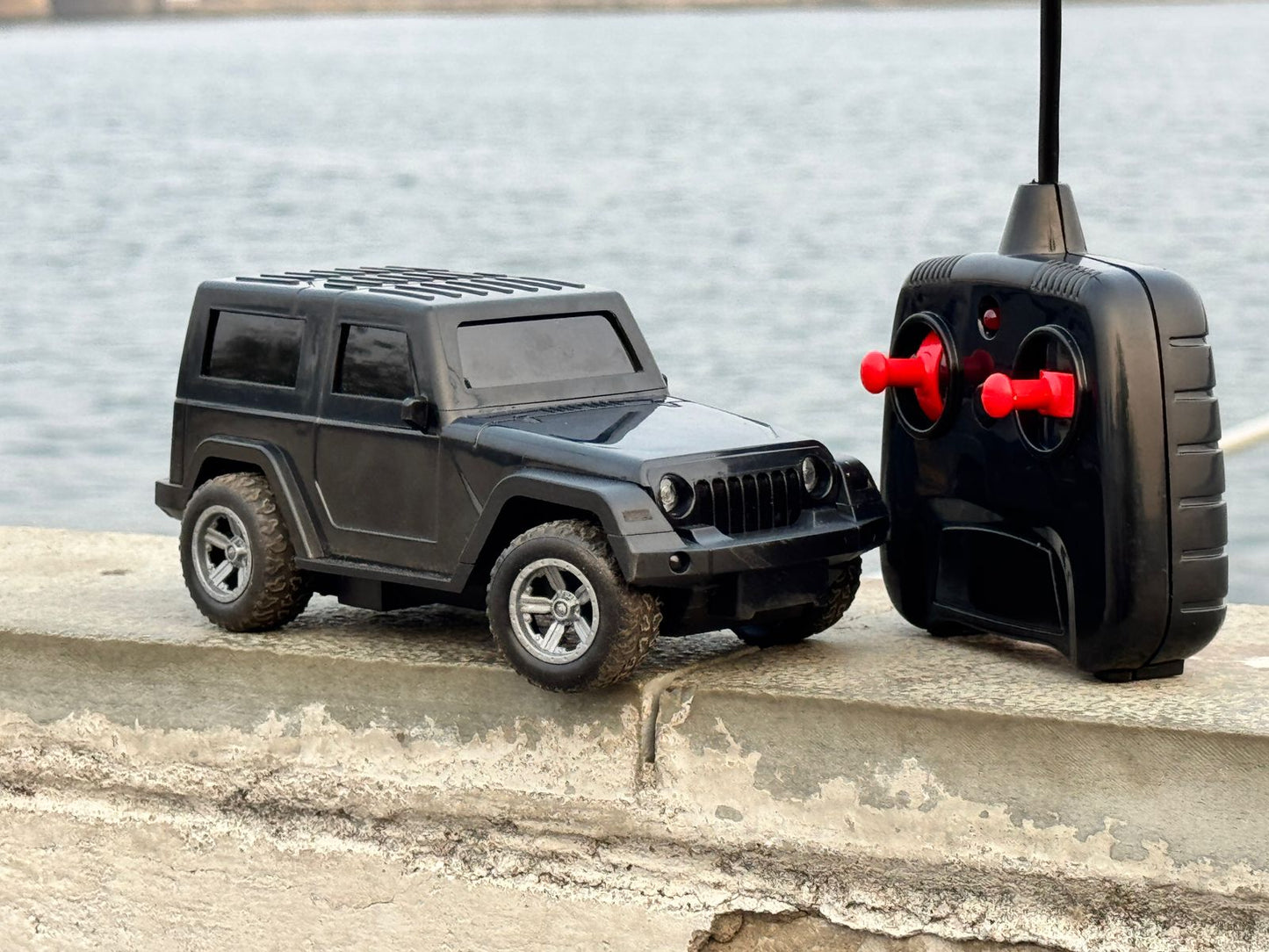 RECHARGEBLE + REMOTE CONTROL THAR CAR