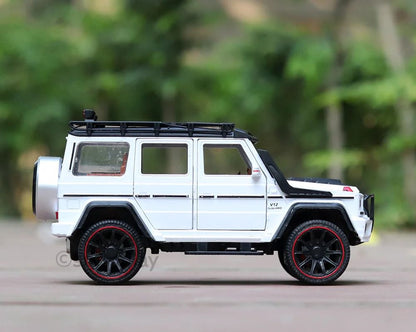 Remote Control Resembling Mercedes Benz G-Class Diecast Car with Smoke Effect | 1:22 Scale (5-14 Years)